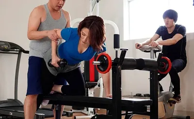 Chồng yêu phát hiện bà xã ngoại tình với huấn luyện viên thể hình